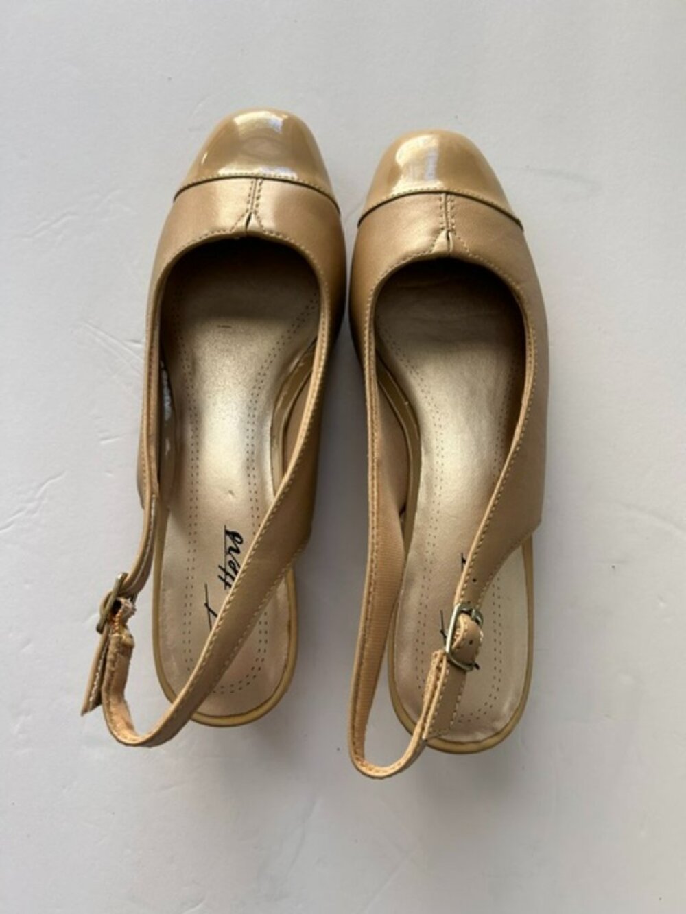 NWT Trotters Dea Slingback Beige Leather Pumps, Size 8M